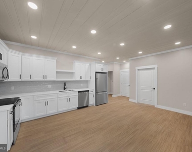 71 Dreamland Park Drive - Photo Thumbnail 2