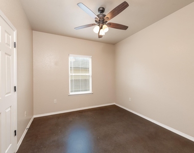 455 Jack Rabbit Ln - Photo Thumbnail 11