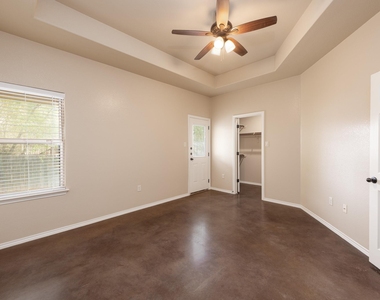 455 Jack Rabbit Ln - Photo Thumbnail 8