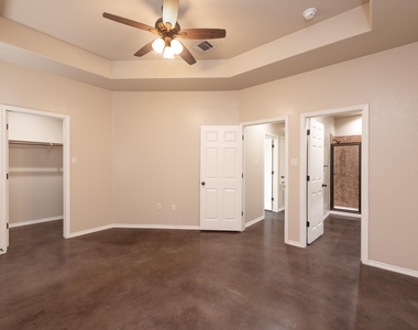 455 Jack Rabbit Ln - Photo Thumbnail 9