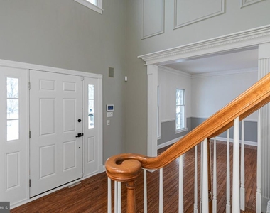 497 Christopher Drive - Photo Thumbnail 6