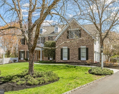 497 Christopher Drive - Photo Thumbnail 2