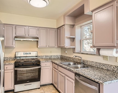 708 Decker Prairie Dr - Photo Thumbnail 7