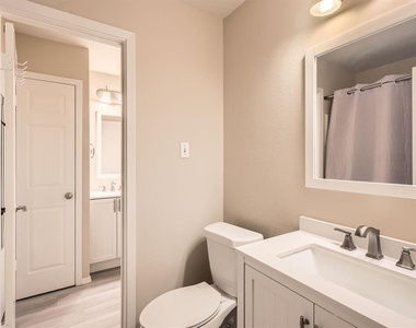 708 Decker Prairie Dr - Photo Thumbnail 12