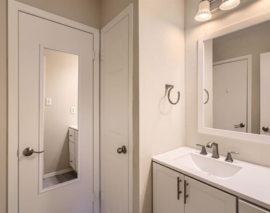 708 Decker Prairie Dr - Photo Thumbnail 13