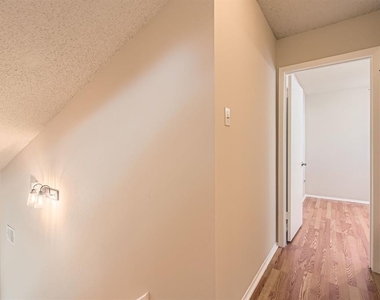 708 Decker Prairie Dr - Photo Thumbnail 17