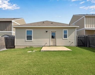6401 Graymont Dr - Photo Thumbnail 11