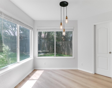 16816 Dorman Dr - Photo Thumbnail 7
