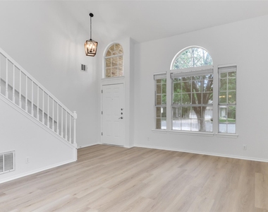 16816 Dorman Dr - Photo Thumbnail 4