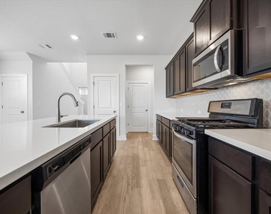 8503 Mckamy Dr - Photo Thumbnail 10