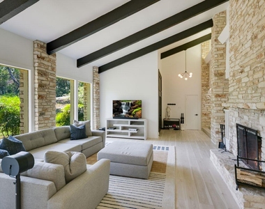 2412 Deer Pass - Photo Thumbnail 4