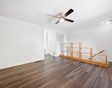 2806 Skyway Cir - Photo Thumbnail 17