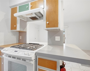 2806 Skyway Cir - Photo Thumbnail 9