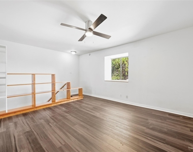 2806 Skyway Cir - Photo Thumbnail 18