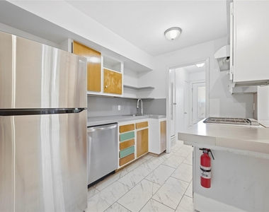 2806 Skyway Cir - Photo Thumbnail 10