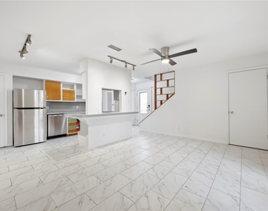 2806 Skyway Cir - Photo Thumbnail 6