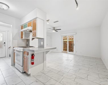 2806 Skyway Cir - Photo Thumbnail 14