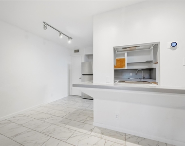 2806 Skyway Cir - Photo Thumbnail 11