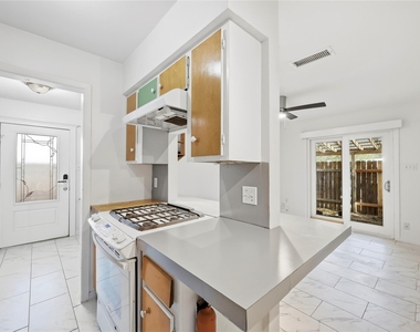 2806 Skyway Cir - Photo Thumbnail 8