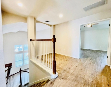 3720 Bratton Heights Dr - Photo Thumbnail 5
