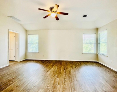 3720 Bratton Heights Dr - Photo Thumbnail 6
