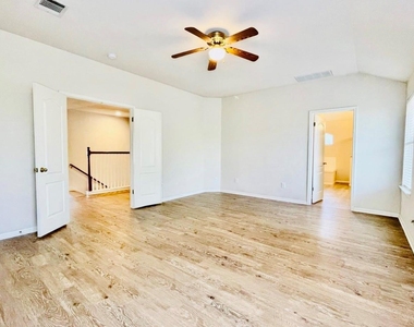 3720 Bratton Heights Dr - Photo Thumbnail 7