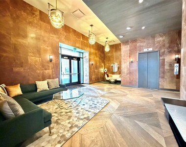 70 Rainey St - Photo Thumbnail 39