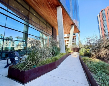 70 Rainey St - Photo Thumbnail 29