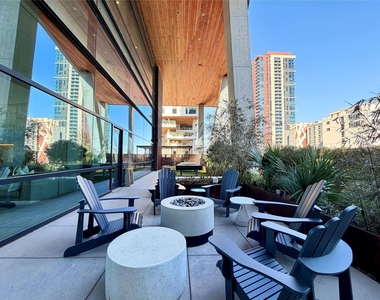 70 Rainey St - Photo Thumbnail 28