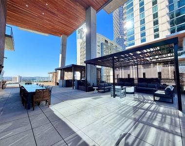 70 Rainey St - Photo Thumbnail 34