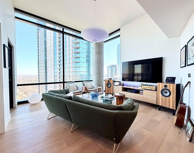 70 Rainey St - Photo Thumbnail 8