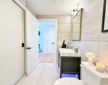 70 Rainey St - Photo Thumbnail 18