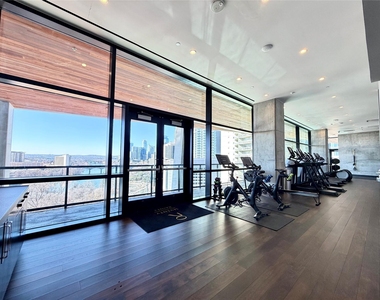 70 Rainey St - Photo Thumbnail 21