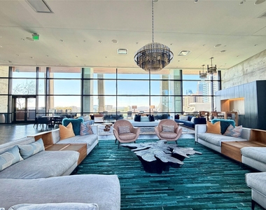 70 Rainey St - Photo Thumbnail 23