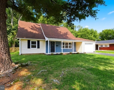 21 Glenview Lane - Photo Thumbnail 2