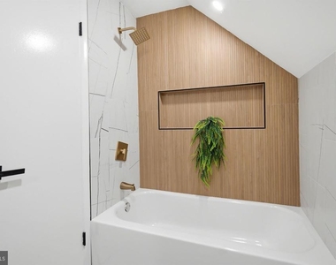 21 Glenview Lane - Photo Thumbnail 13