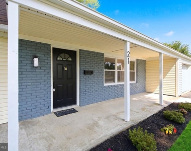 21 Glenview Lane - Photo Thumbnail 4