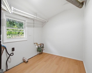 21 Glenview Lane - Photo Thumbnail 23