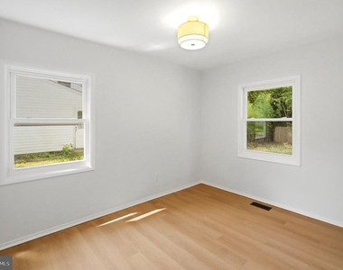 21 Glenview Lane - Photo Thumbnail 17