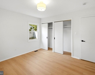 21 Glenview Lane - Photo Thumbnail 16