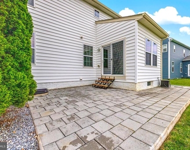 9448 Alloway Drive - Photo Thumbnail 32