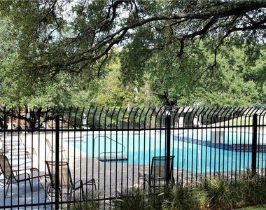 1015 E Yager Ln - Photo Thumbnail 18