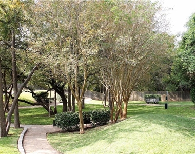 1015 E Yager Ln - Photo Thumbnail 17
