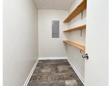 22254 Linwood Way - Photo Thumbnail 5