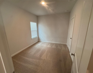 108 Sorghum Dr - Photo Thumbnail 18