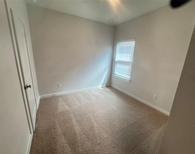 108 Sorghum Dr - Photo Thumbnail 15
