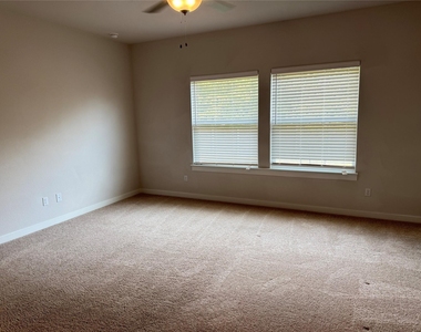 108 Sorghum Dr - Photo Thumbnail 9