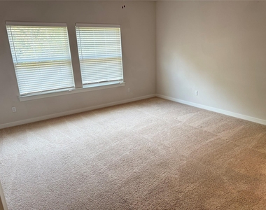 108 Sorghum Dr - Photo Thumbnail 8