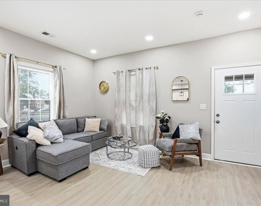 4000 Vine Street - Photo Thumbnail 13