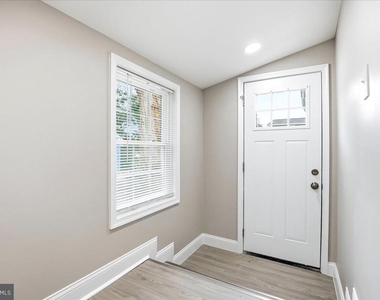 4000 Vine Street - Photo Thumbnail 32